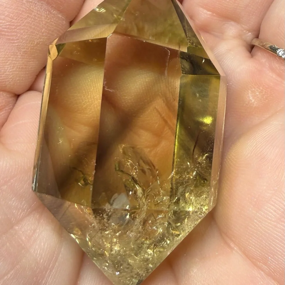 natural double point Citrine with a smokey rainbow mountain inside - Picture 8 of 8